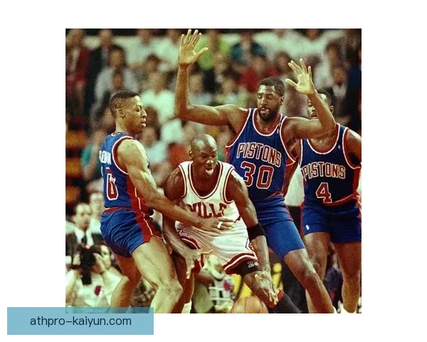 圣图尔登逼抢体系展现出竞争力增强的防守策略分析