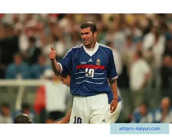 齐达内世界杯表现回顾：关键场次发挥稳定，状态走势清晰